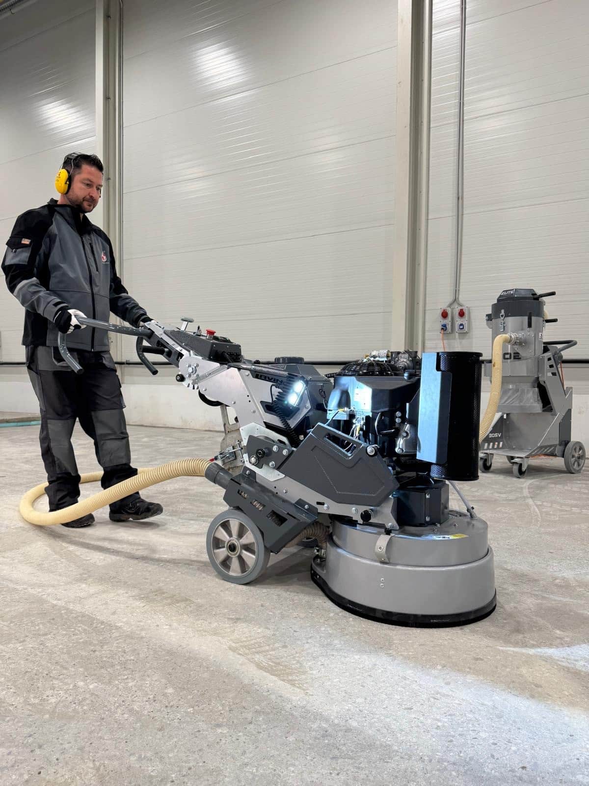 grinding concrete with L20GS7