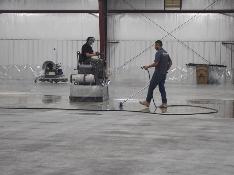 lp36GE wet concrete grinding