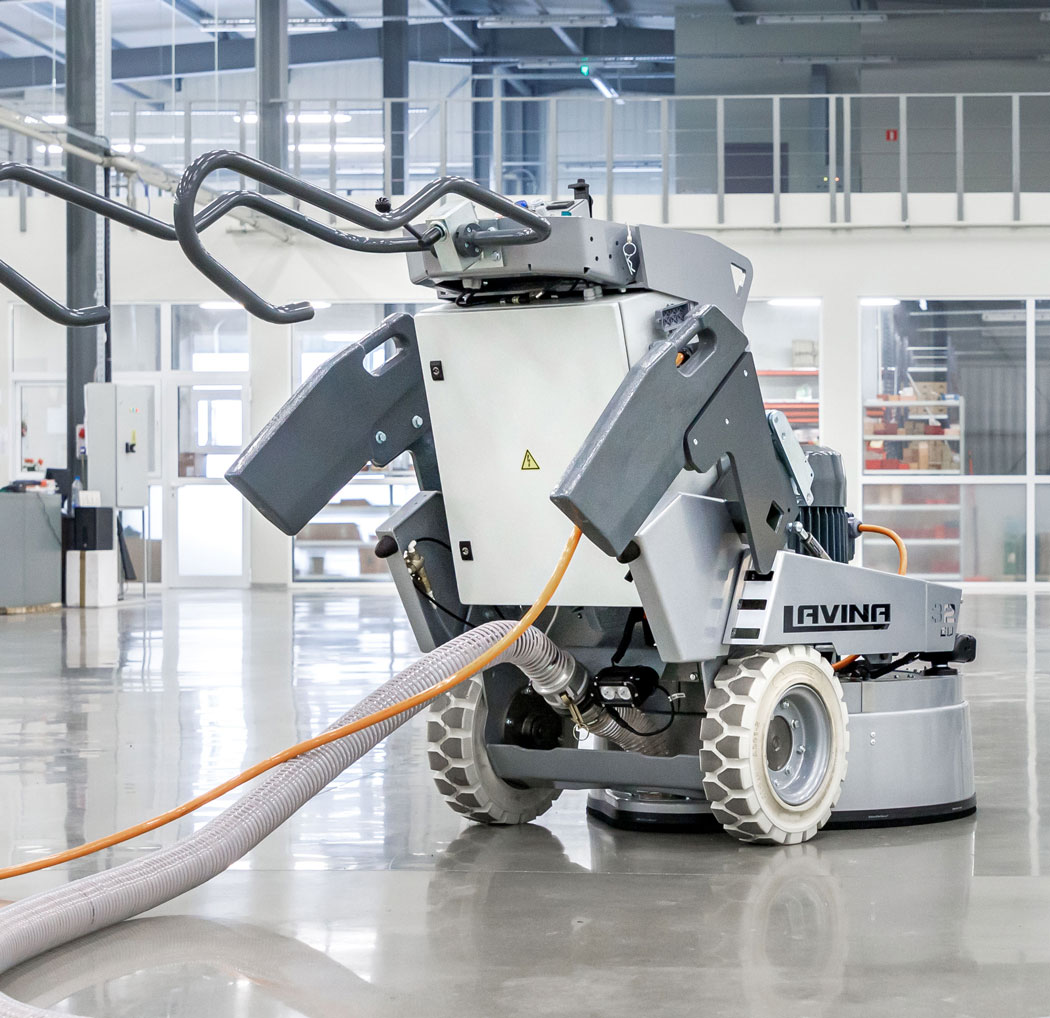 L32E concrete grinder side view